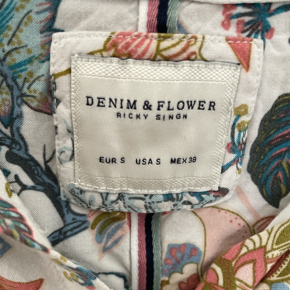 Floral Button up - Picture 3 of 3